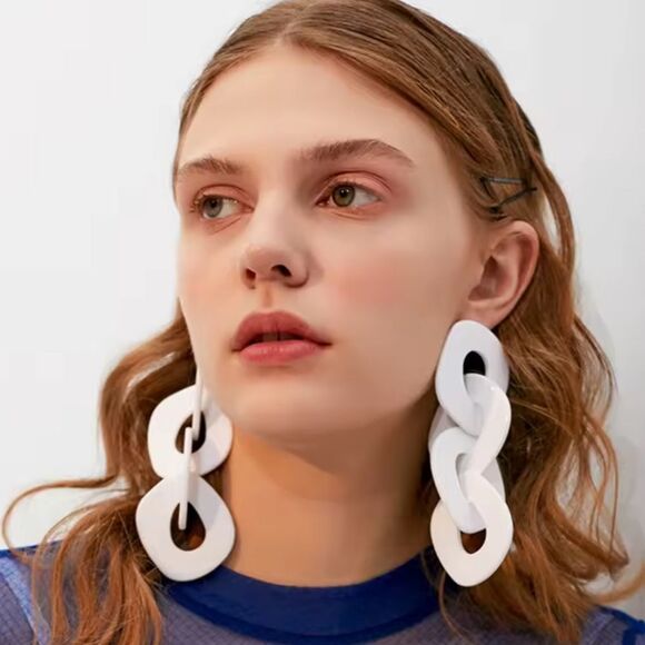 New ZARA white acrylic geometric big statement dangle earrings - Picture 5 of 7
